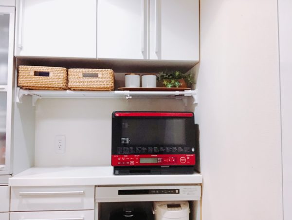 【キッチン収納】オーブンレンジ上に棚を取り付けて収納する